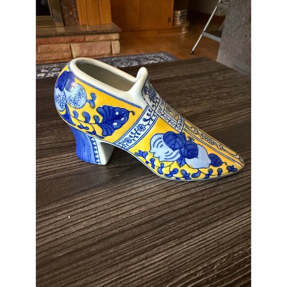 Vintage Porcelain Shoe Chinoiserie Style Asian Figurine Shoe - Picture 4 of 5
